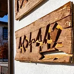 Vacation In Complex Apartment Starosel