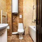 Apartment Vacation In Complex